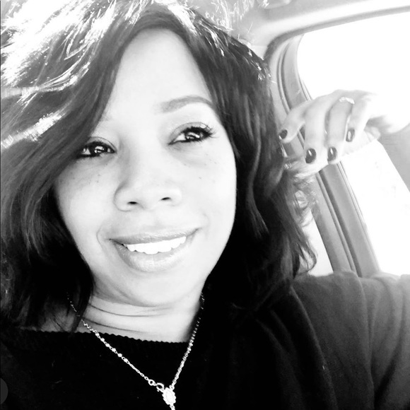 Meet your Posher, Jessica - Picture 1 of 2